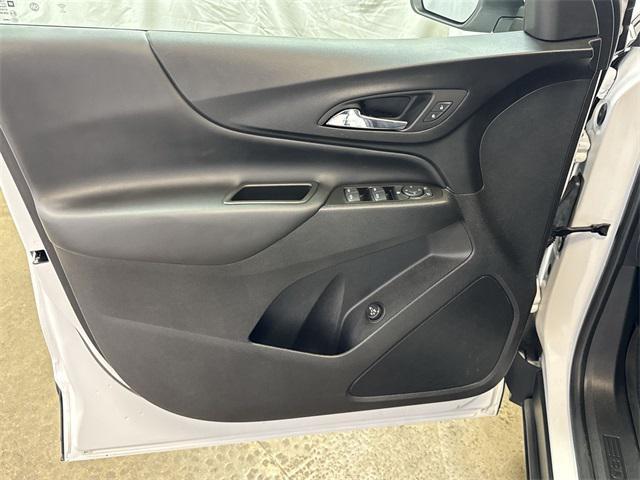 Photo of 2022 Summit White Chevrolet Equinox