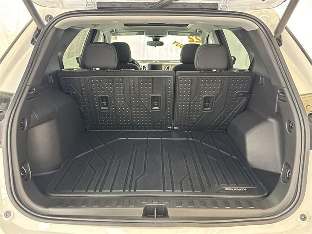 Photo of 2022 Summit White Chevrolet Equinox