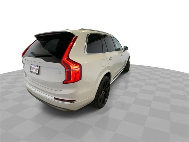 Photo of 2022 Crystal White Metallic Volvo XC90 Recharge Plug-In Hybrid