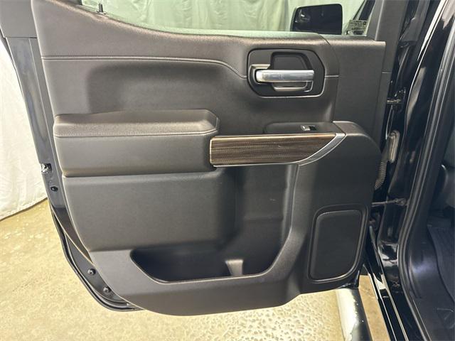 Photo of 2021 Black Chevrolet Silverado 1500