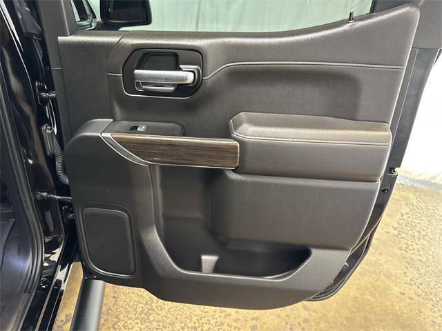 Photo of 2021 Black Chevrolet Silverado 1500