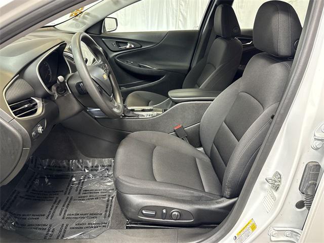 Photo of 2024 Summit White Chevrolet Malibu