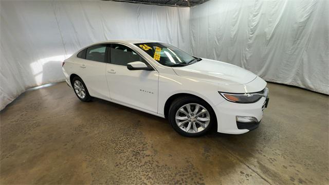 Photo of 2024 Summit White Chevrolet Malibu