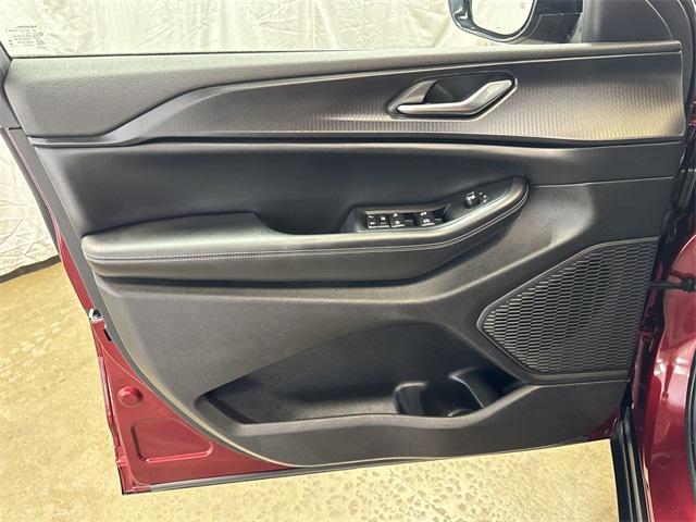 Photo of 2023 Velvet Red Pearlcoat Jeep Grand Cherokee