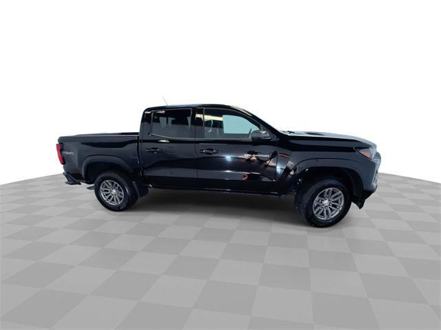 Photo of 2025 Black Chevrolet Colorado