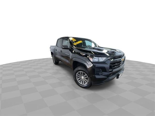 Photo of 2025 Black Chevrolet Colorado