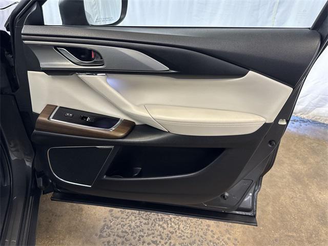 Photo of 2023 Machine Gray Metallic Mazda CX-9