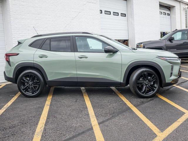 Photo of 2025 Cacti Green Chevrolet Trax