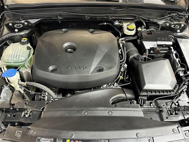 Photo of 2020 Onyx Black Metallic Volvo XC40