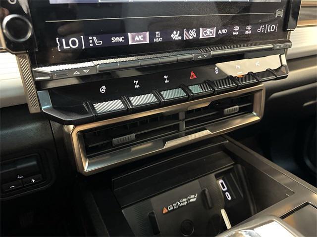 Photo of 2023 Interstellar White GMC HUMMER EV Pickup