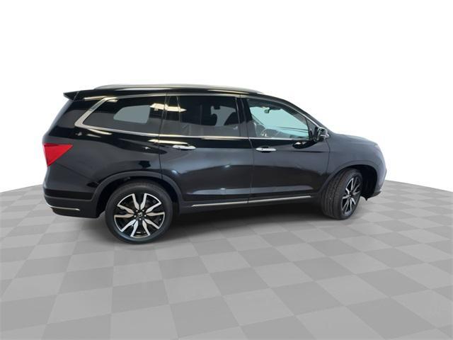 Photo of 2022 Crystal Black Pearl Honda Pilot