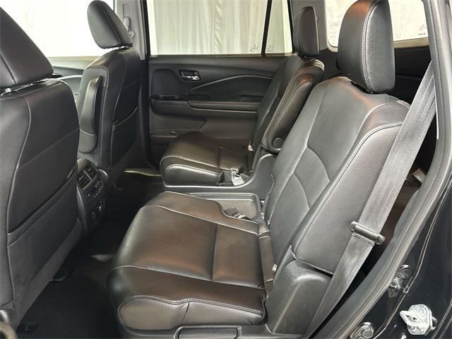 Photo of 2022 Crystal Black Pearl Honda Pilot
