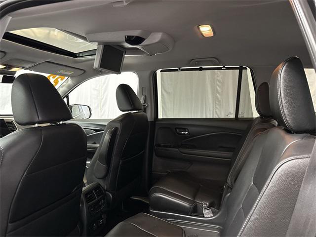Photo of 2022 Crystal Black Pearl Honda Pilot
