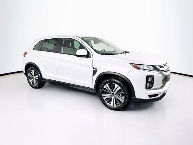 Photo of 2024 White Diamond Mitsubishi Outlander Sport