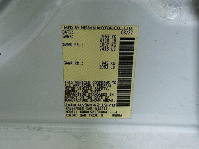 Photo of 2022 Pearl White Tricoat Nissan Altima