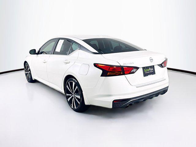 Photo of 2022 Pearl White Tricoat Nissan Altima