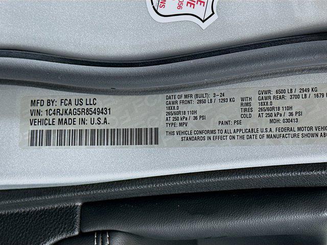 Photo of 2024 Silver Zynith Jeep Grand Cherokee L