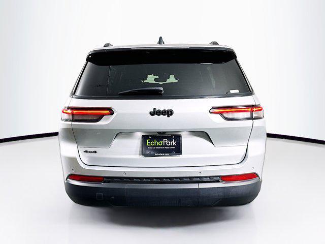 Photo of 2024 Silver Zynith Jeep Grand Cherokee L