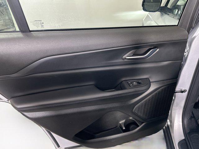 Photo of 2024 Silver Zynith Jeep Grand Cherokee L