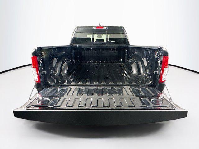 Photo of 2022 Diamond Black Crystal Pearlcoat RAM 1500