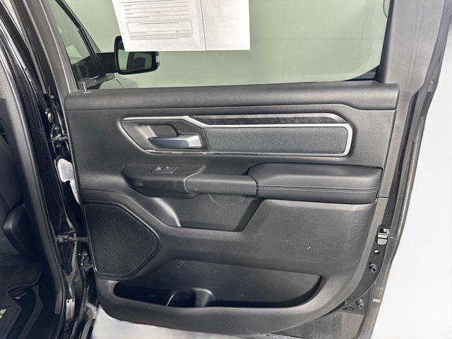Photo of 2022 Diamond Black Crystal Pearlcoat RAM 1500