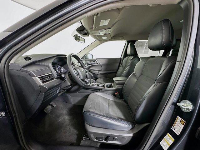 Photo of 2024 Graphite Gray Mitsubishi Outlander