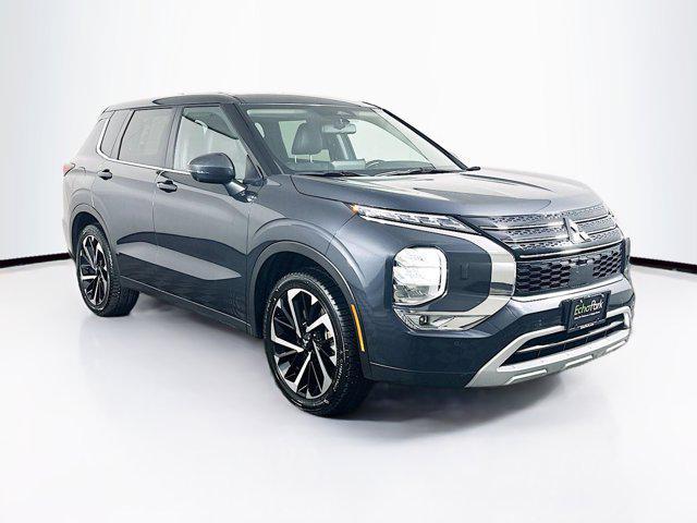 Photo of 2024 Graphite Gray Mitsubishi Outlander