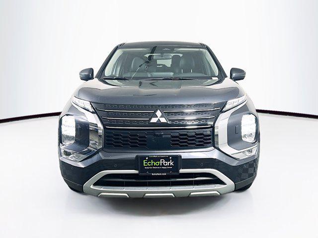 Photo of 2024 Graphite Gray Mitsubishi Outlander