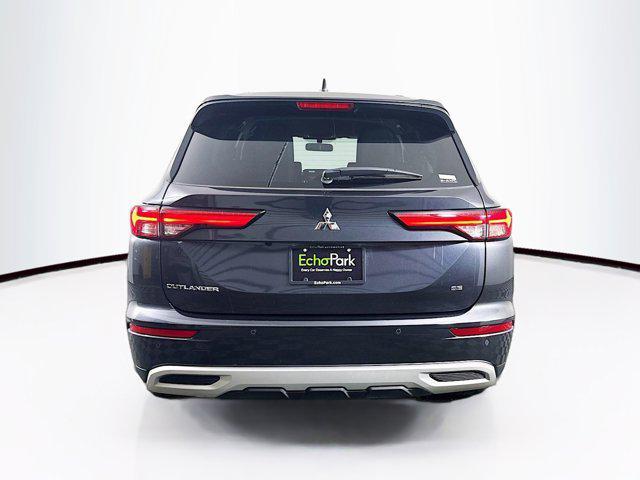 Photo of 2024 Graphite Gray Mitsubishi Outlander