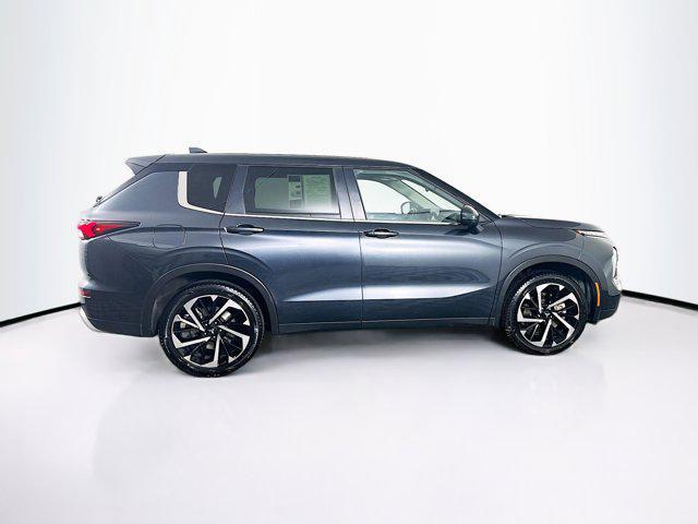 Photo of 2024 Graphite Gray Mitsubishi Outlander