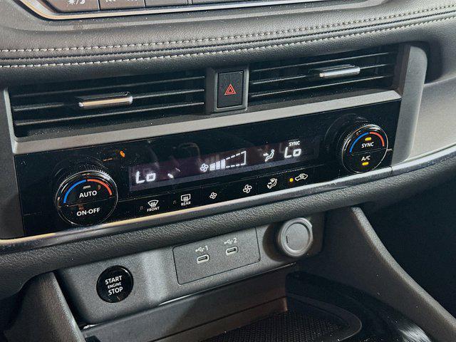 Photo of 2025 Deep Ocean Blue Pearl Nissan Rogue