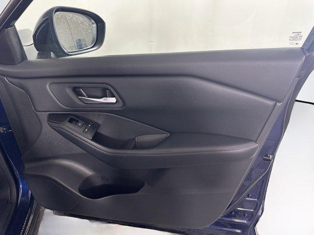 Photo of 2025 Deep Ocean Blue Pearl Nissan Rogue