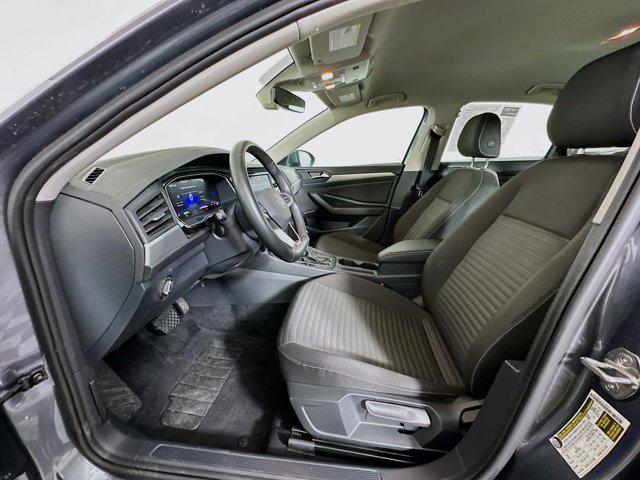 Photo of 2024 Platinum Gray Metallic Volkswagen Jetta