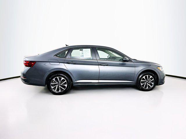 Photo of 2024 Platinum Gray Metallic Volkswagen Jetta
