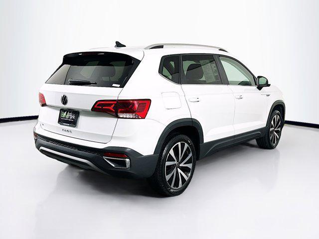 Photo of 2024 Pure White Volkswagen Taos