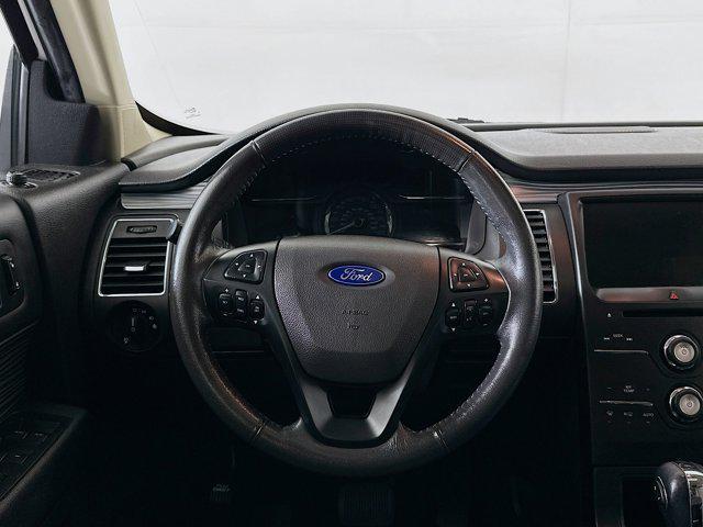 Photo of 2019 White Platinum Metallic Tri-Coat Ford Flex