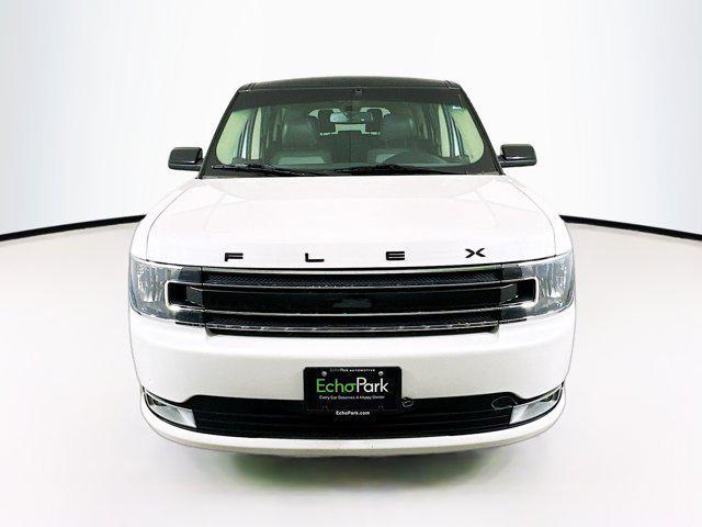 Photo of 2019 White Platinum Metallic Tri-Coat Ford Flex