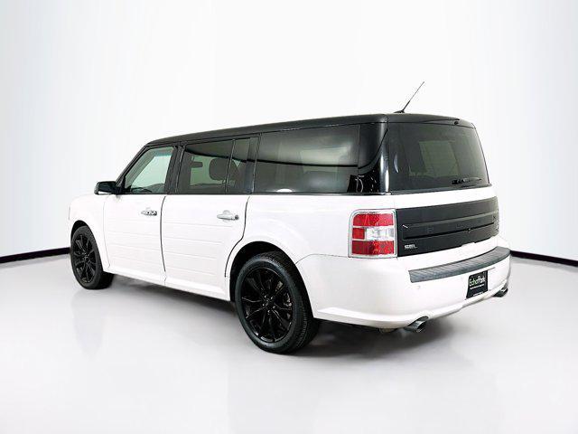 Photo of 2019 White Platinum Metallic Tri-Coat Ford Flex