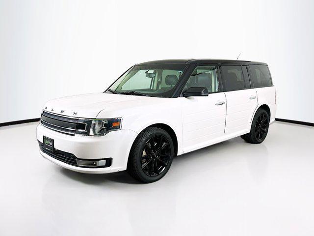Photo of 2019 White Platinum Metallic Tri-Coat Ford Flex