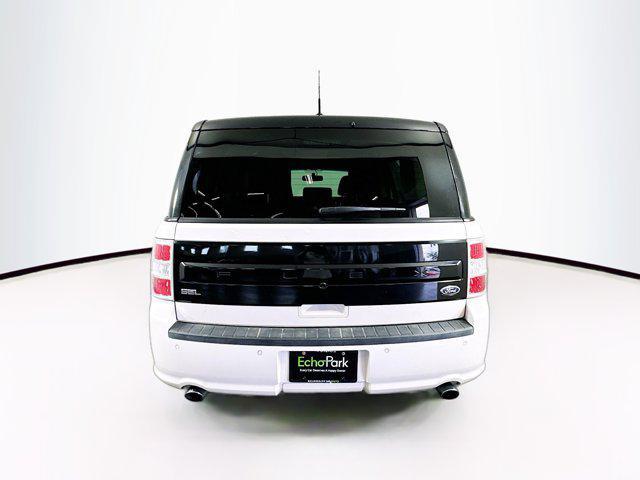 Photo of 2019 White Platinum Metallic Tri-Coat Ford Flex