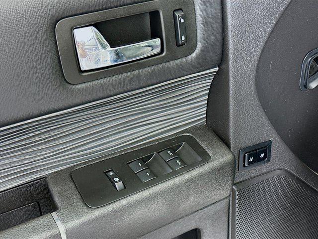 Photo of 2019 White Platinum Metallic Tri-Coat Ford Flex