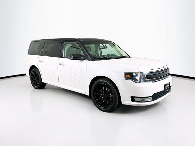 Photo of 2019 White Platinum Metallic Tri-Coat Ford Flex