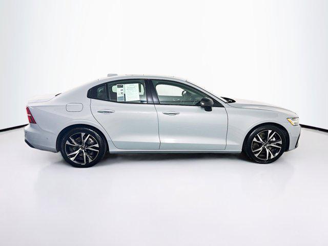 Photo of 2025 Vapour Grey Metallic Volvo S60