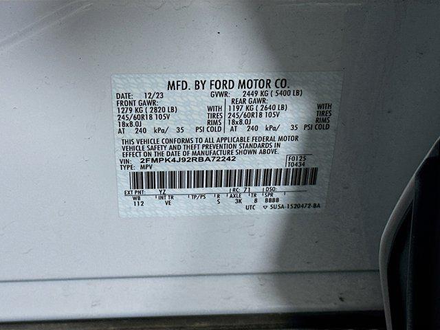 Photo of 2024 Oxford White Ford Edge
