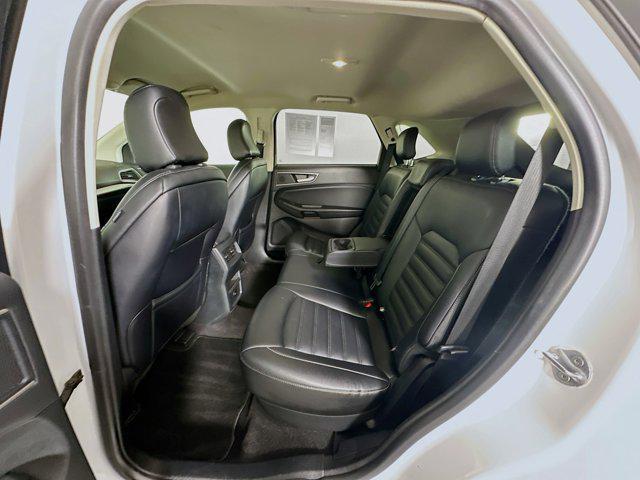 Photo of 2024 Oxford White Ford Edge