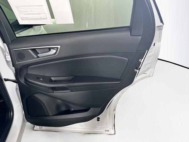Photo of 2024 Oxford White Ford Edge