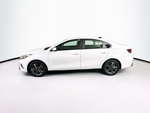 Photo of 2023 Snow White Pearl Kia Forte