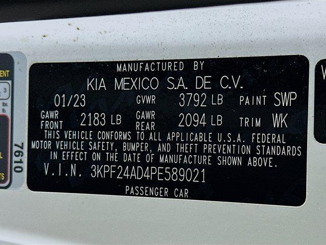 Photo of 2023 Snow White Pearl Kia Forte