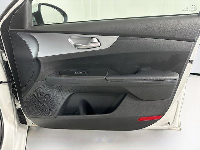 Photo of 2023 Snow White Pearl Kia Forte