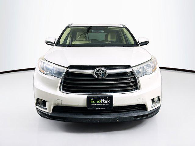Photo of 2015 Blizzard Pearl Toyota Highlander